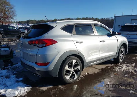2016 Hyundai Tucson Sport z USA, uszkodzony, nr VIN KM8J3CA26GU094266